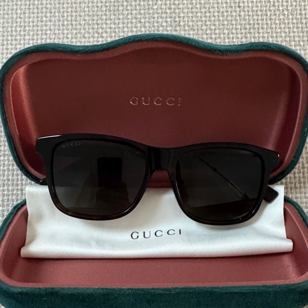 Gucci Dark Frame Sunglasses